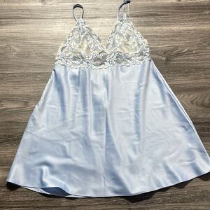 Secret Treasures Lace Satin Chemise. Size M(8-10)
